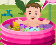 play Baby Outdoor Bathing