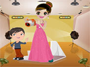 play Camara Girl Dressup