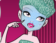 play Draculaura Bloody Makeover