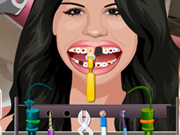 play Selena Gomez Perfect Teeth