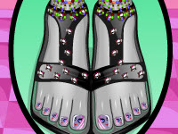 play Monster High Foot Makeover