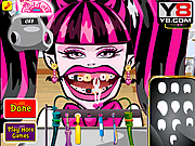 play Draculaura Perfect Teeth