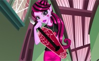 play Draculaura Makeover
