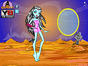 play Monster High Cleo De Nile Makeover