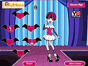 play Draculaura Dressup