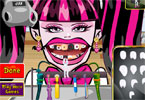 play Draculaura Perfect Teeth