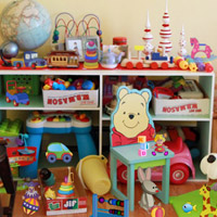 play Messy Toys Room
