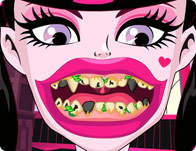 play Draculaura Bad Teeth