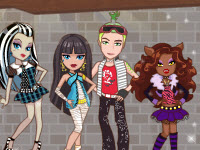 play Monster High Haunted House