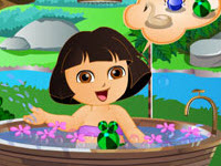 play Cute Dora Bathing