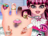 play Draculaura Foot Doctor