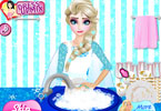 play Elsa Washing Dishes