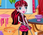 play Draculaura Mansion Cleaning