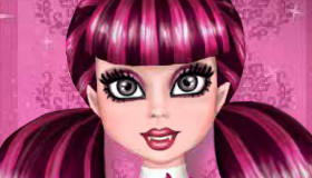 play Draculaura’S Eyes