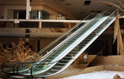 play Abandoned Mall Escape