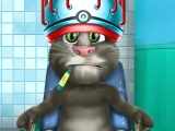 play Talking Tom Surgeon