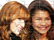 play Zendaya And Bella Kissing