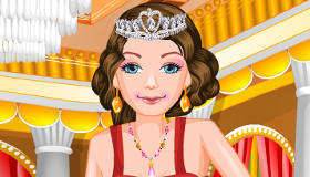 play Vintage Princess Dress Up