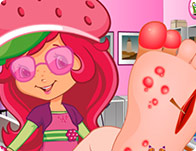 play Strawberry Shortcake Foot Doctor