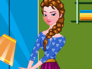 play Elsa Cleaning Living Room Kissing