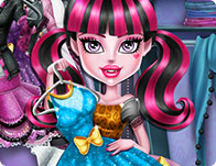 play Monster High Closet