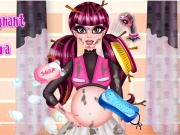 play Messy Pregnant Draculaura