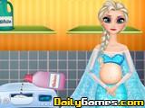 play Pregnant Elsa Washing
