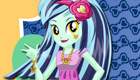 play Dress Up Lyra Heartstrings