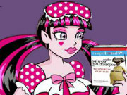 play Draculaura Washing Clothes