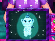 play Draculaura Baby Birth Kissing