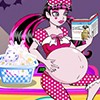 Play Pregnant Draculaura Washing Clothes