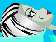 play Frankie Stein Hair Salon Kissing