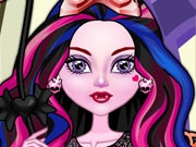 play Dracubecca Dress Up Kissing