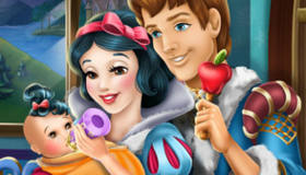 play Snow White Baby Feeding