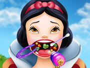 play Snow White Throat Doctor