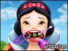 play Snow White Throat Doctor