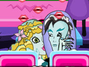 play Monster High Gil And Lagoona Kissing