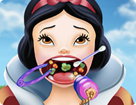 play Snow White Throat Doctor