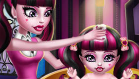 play Baby Draculaura