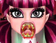 play Draculaura Vampire Dentist