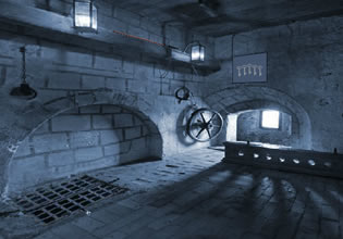 play Apocalypse Fortress Escape