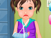 play Little Girl Hand Fracture