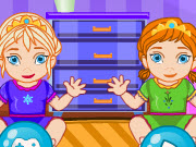 play Frozen Sisters Babysitter