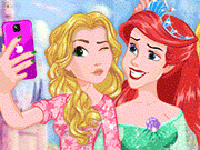 play Disney Princess Selfie