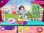 play Snow White Washing Clothes