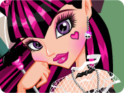 play Draculaura Sweet 1600 Makeover