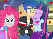 play Equestria Sweet Kiss