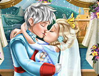play Elsa Wedding Kiss