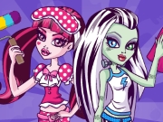 play Monster High Sorority House