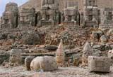 play Escape From Mount Nemrut Statues